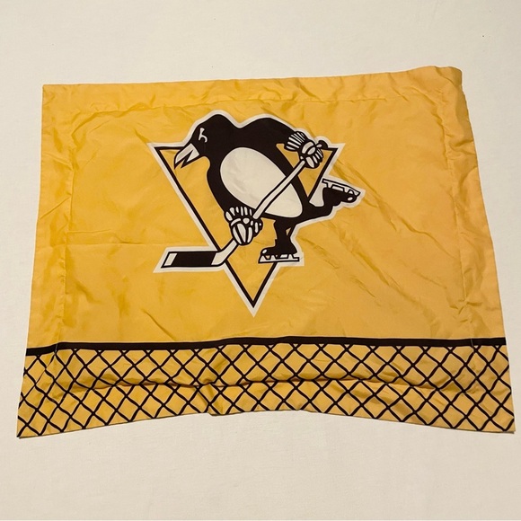 Lot of 2 Pittsburgh Penguins NHL Hockey Pillow Cases Northwest Standard Size - Picture 11 of 16